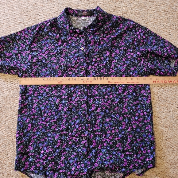Vintage GUESS by Georges Marciano Floral Short Sleeve Button Down Flowy - Picture 9 of 10